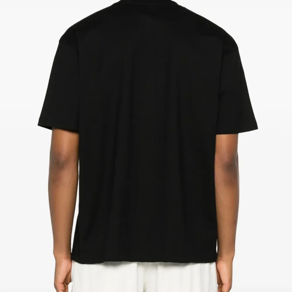 Футболка с круглым вырезом