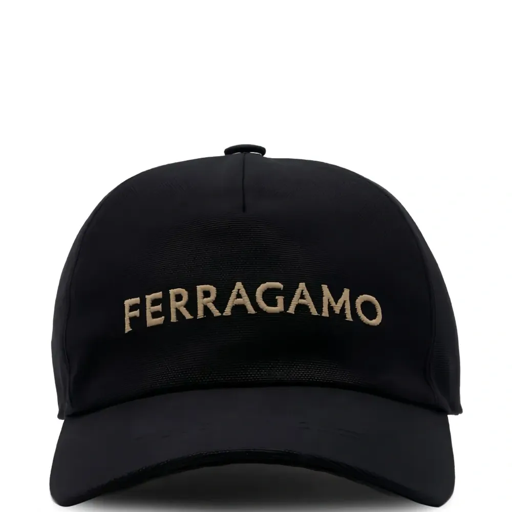 Бейсболка с вышитым логотипом