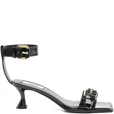 Босоножки с пряжками Босоножки с пряжками