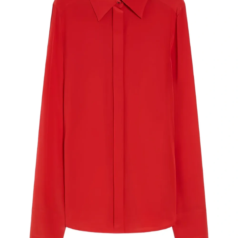 Рубашка строгого кроя с длинными рукавами