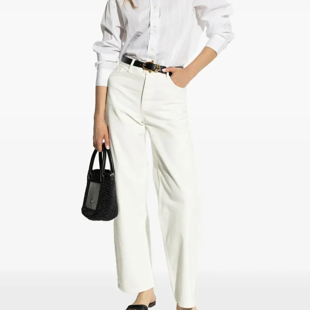 Сандалии на резиновой подошве Сандалии на резиновой подошве