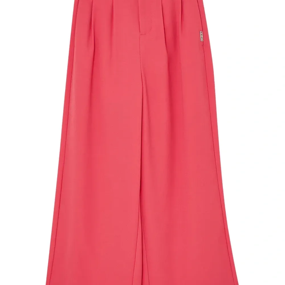 Брюки строгого кроя