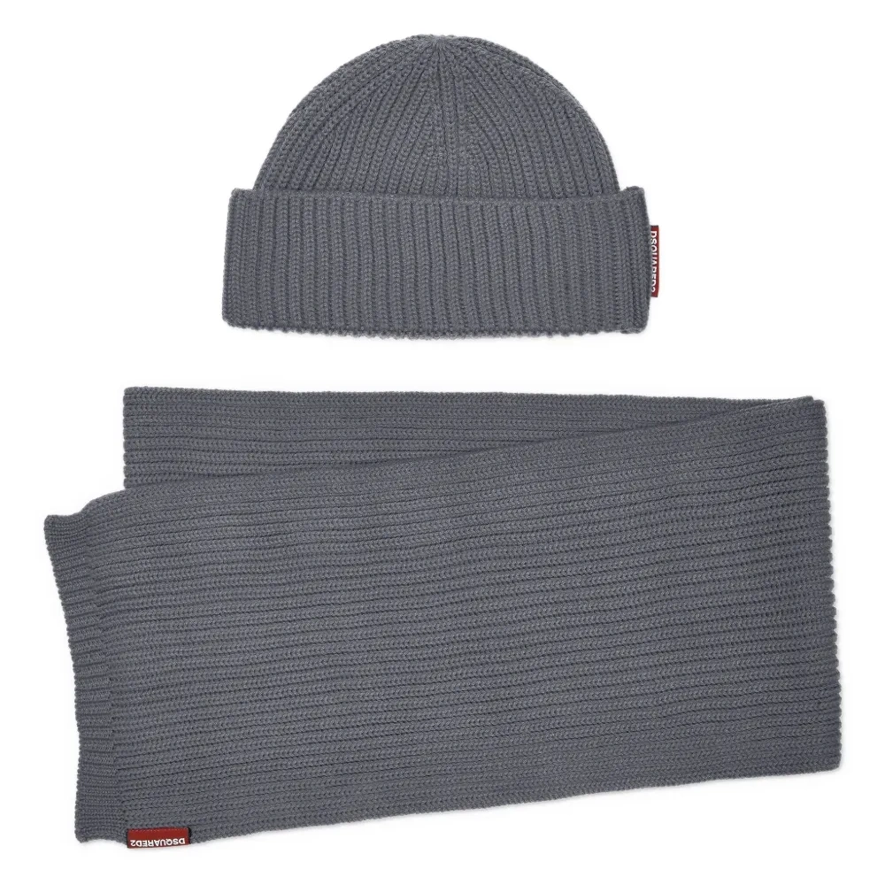 Комплект из шапки и шарфа в рубчик