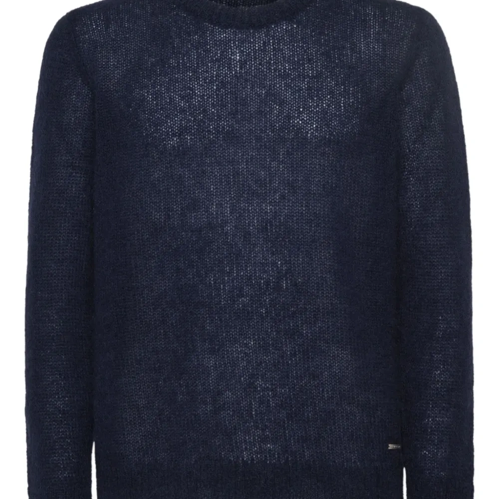 Вязаный свитер