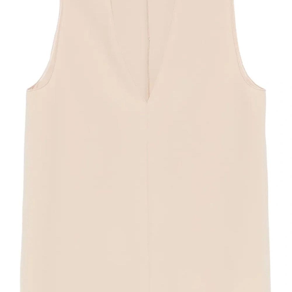 топ с V-образным вырезом