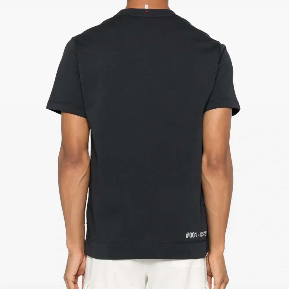 Футболка с логотипом