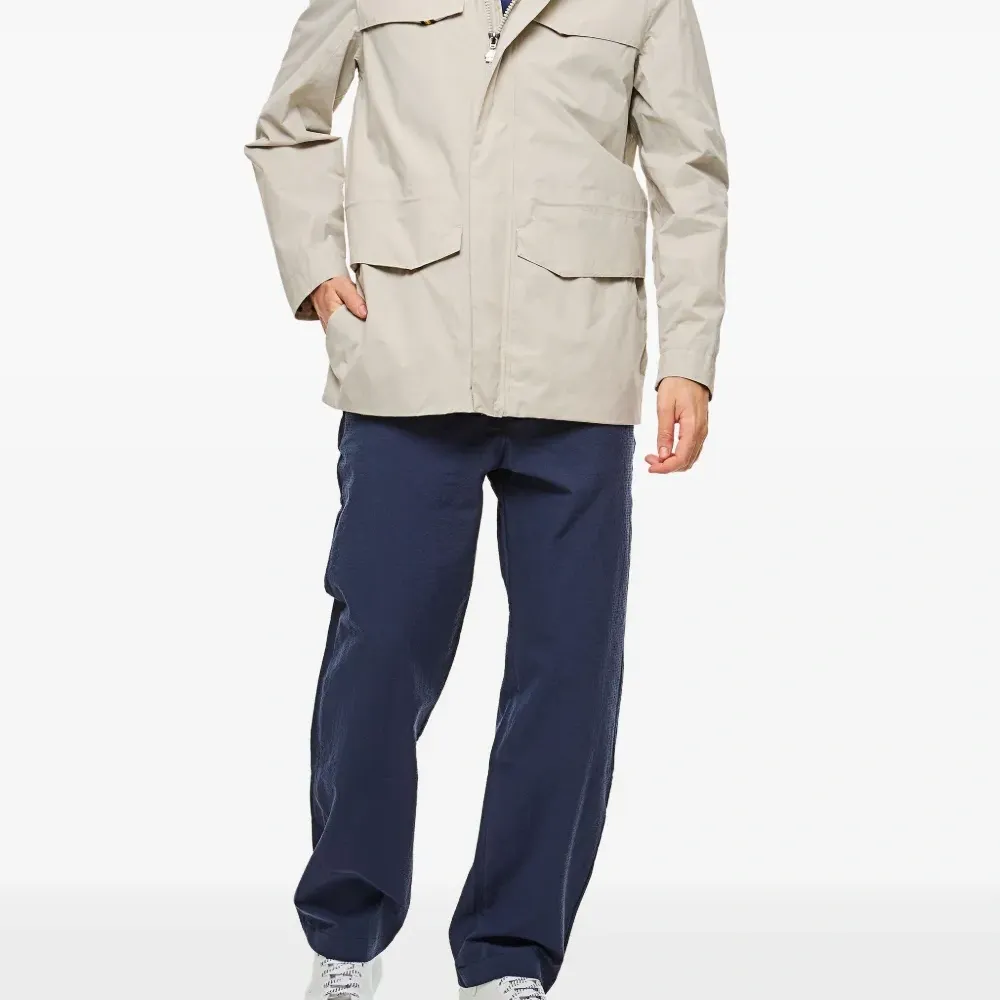 Пальто с нашивкой-логотипом