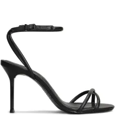 Босоножки на каблуке