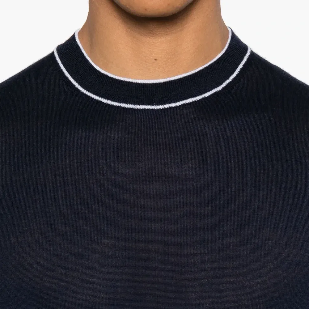 Футболка с контрастной отделкой