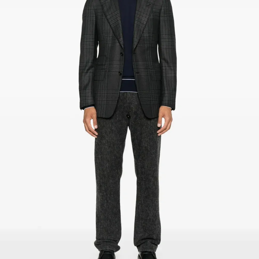 Футболка с контрастной отделкой