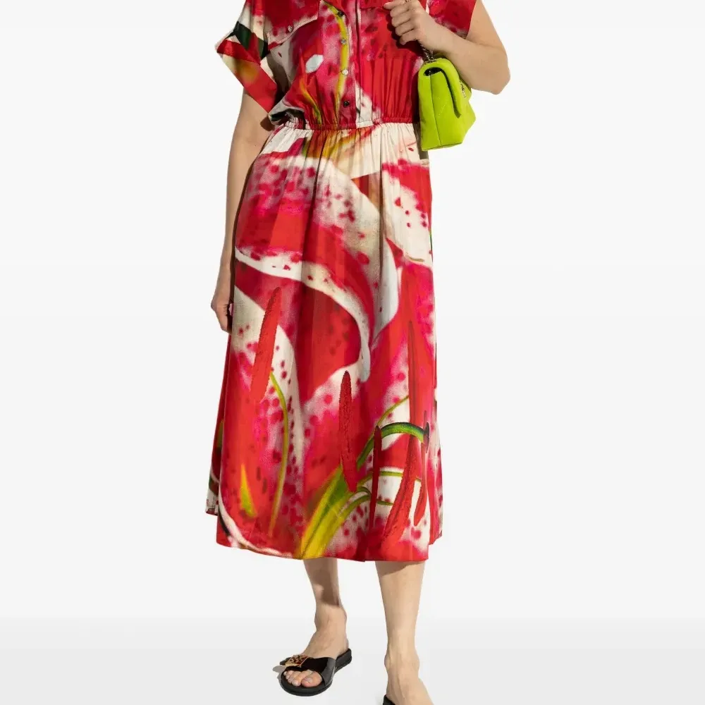 Шлепанцы с логотипом