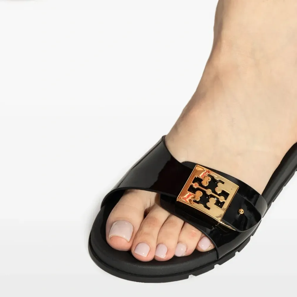 Шлепанцы с логотипом