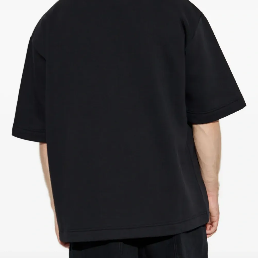 Футболка с логотипом