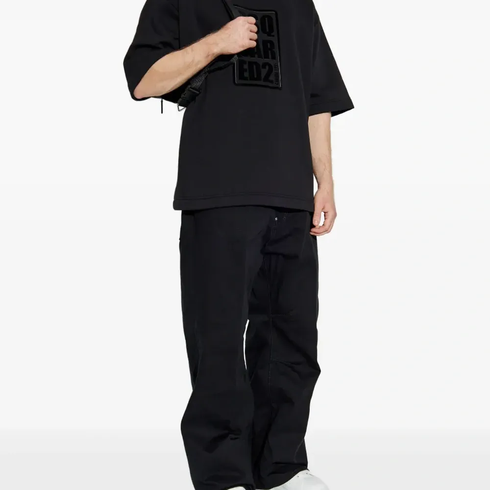 Футболка с логотипом