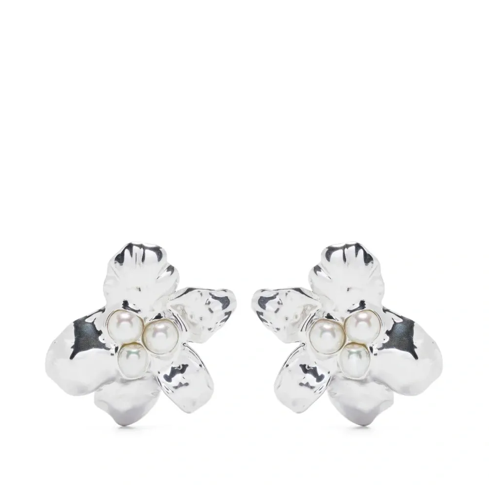 Серьги Sculpted Flower из коллаборации с Quentin Jones
