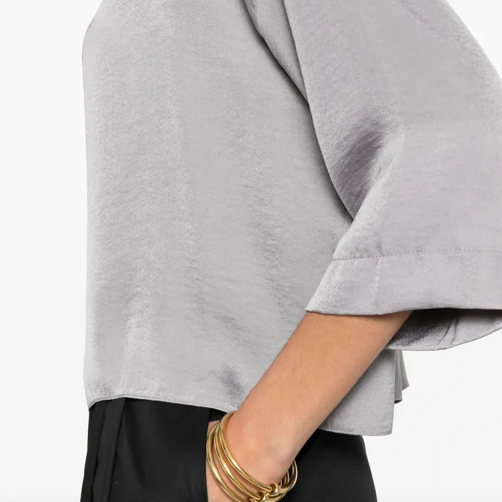 Атласная футболка