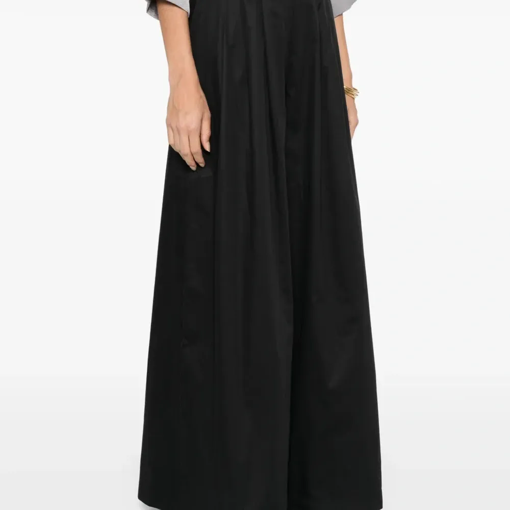 Брюки с карманами