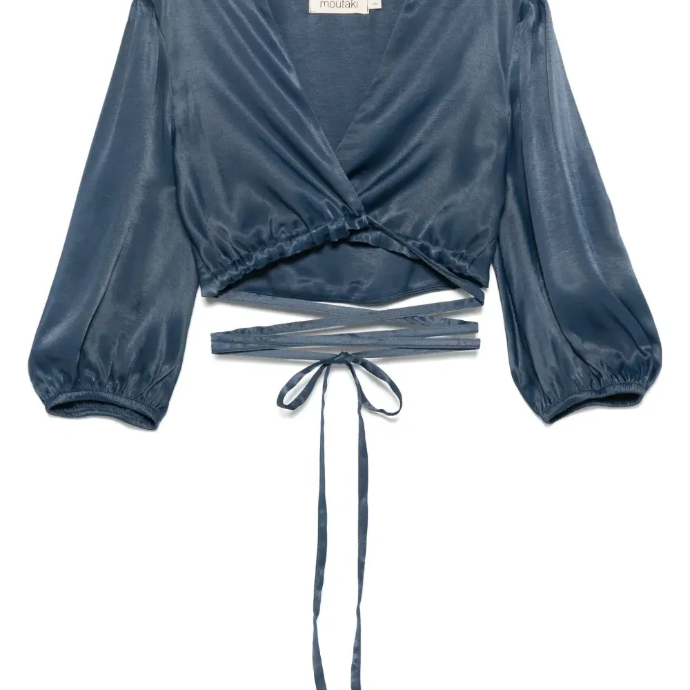 Атласная блузка