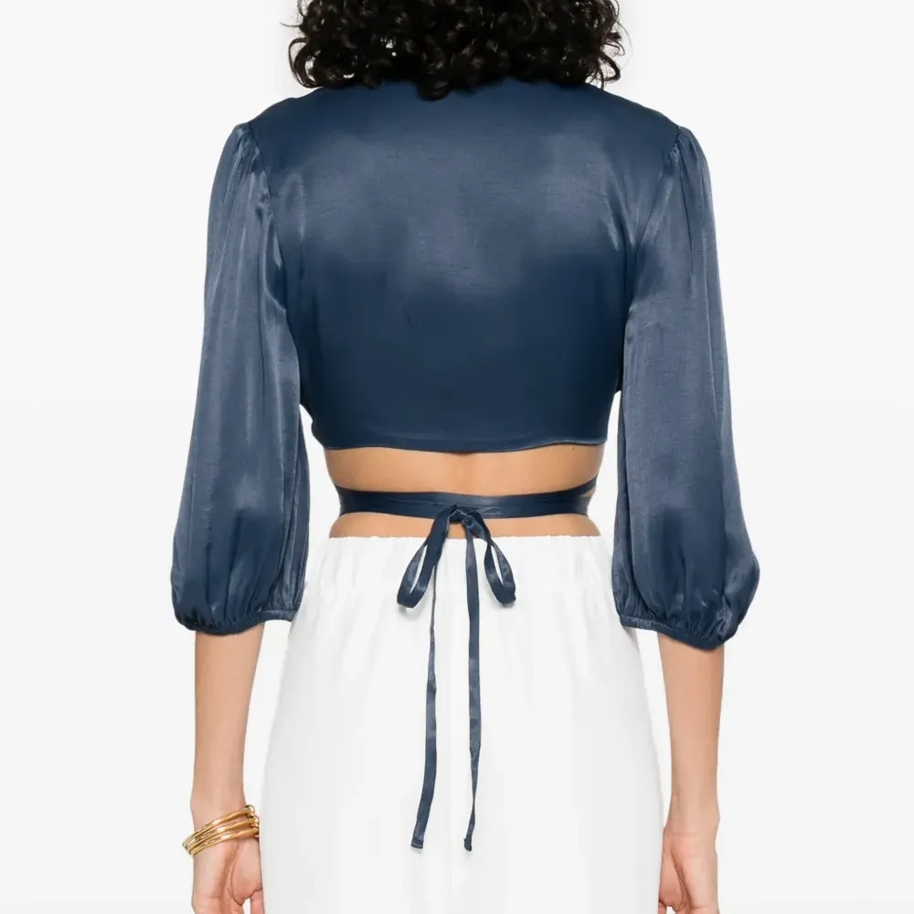 Атласная блузка