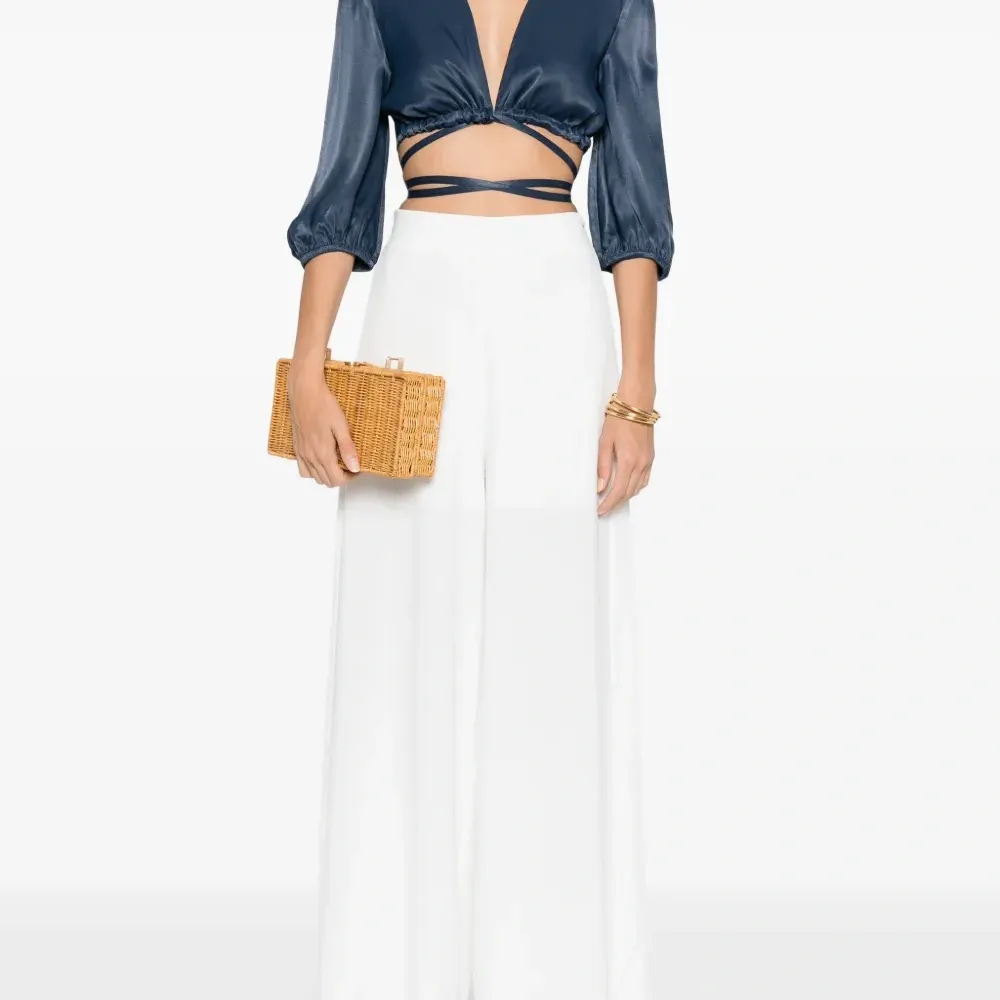 Атласная блузка