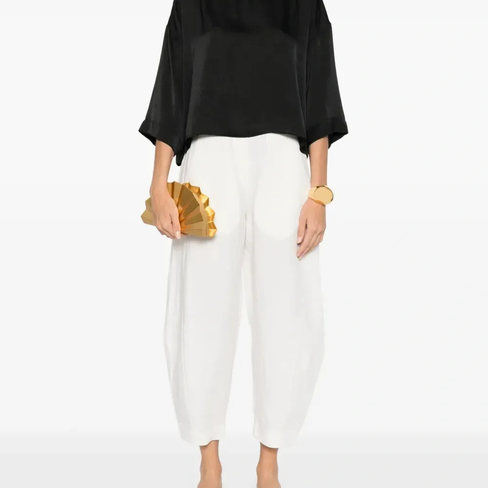 Атласная футболка