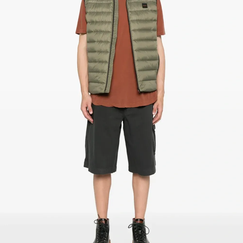 футболка с круглым вырезом