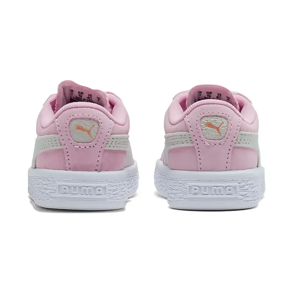 Замшевые кроссовки