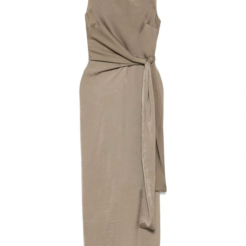 Атласное платье миди