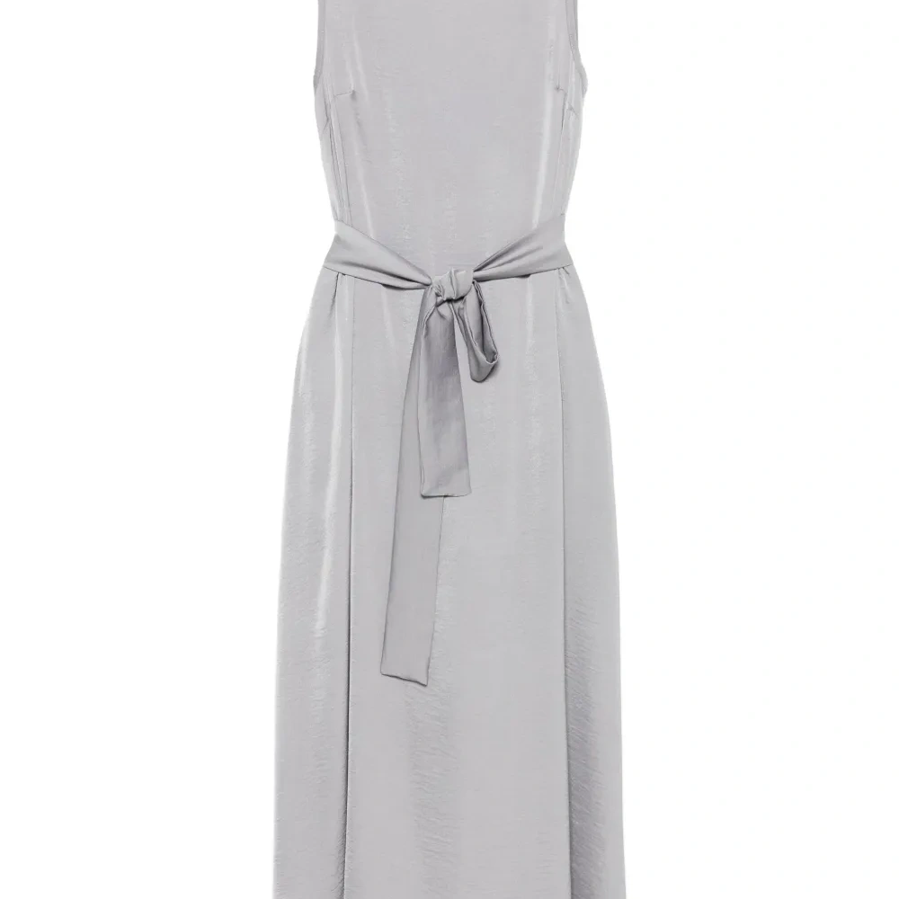 Атласное платье миди