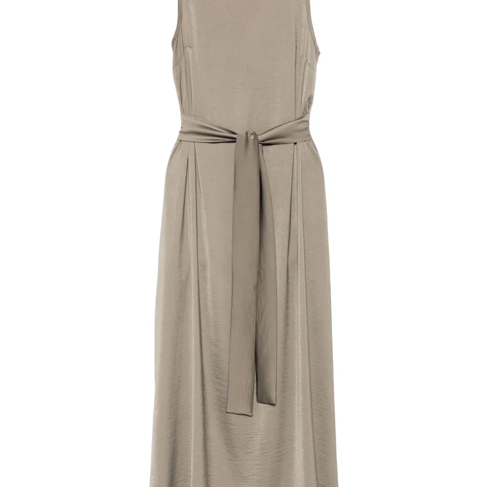 Атласное платье миди