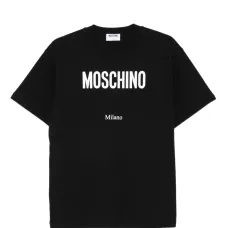 футболка с логотипом