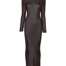 платье с высоким воротником и объемными плечами