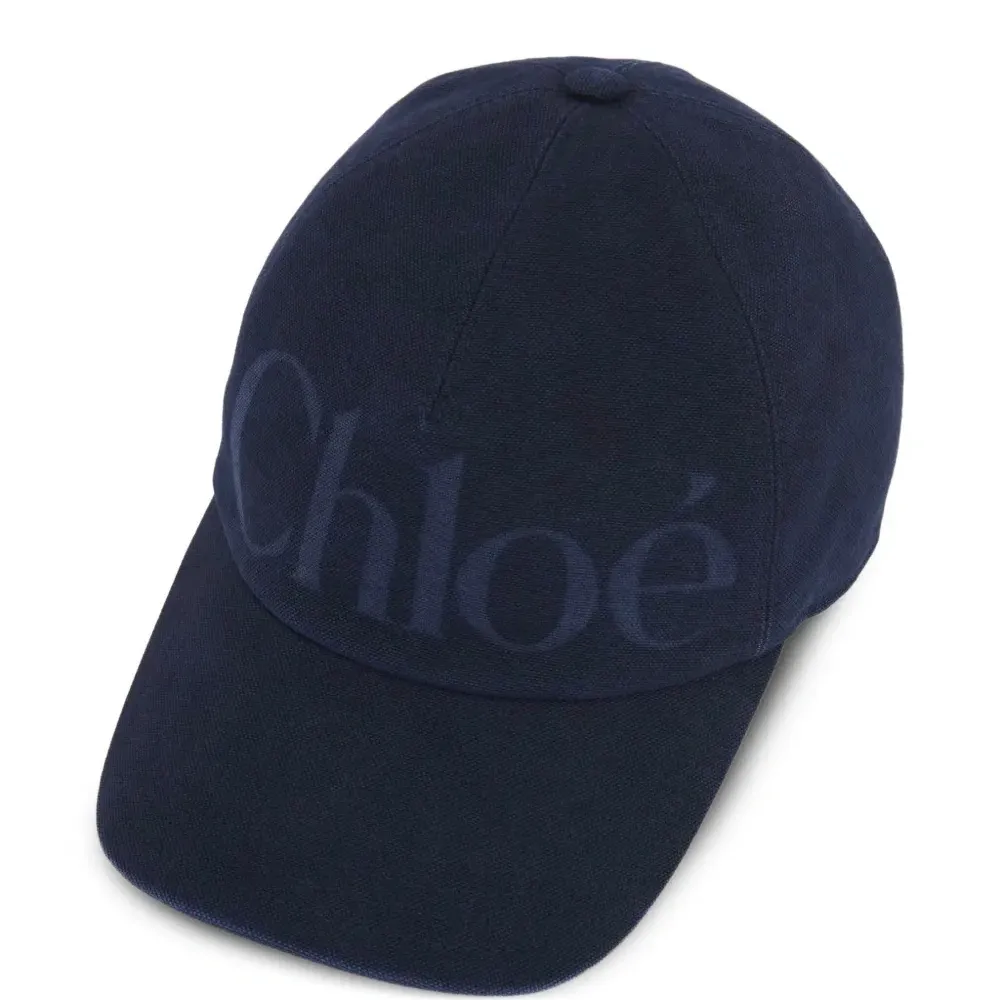 бейсболка с логотипом