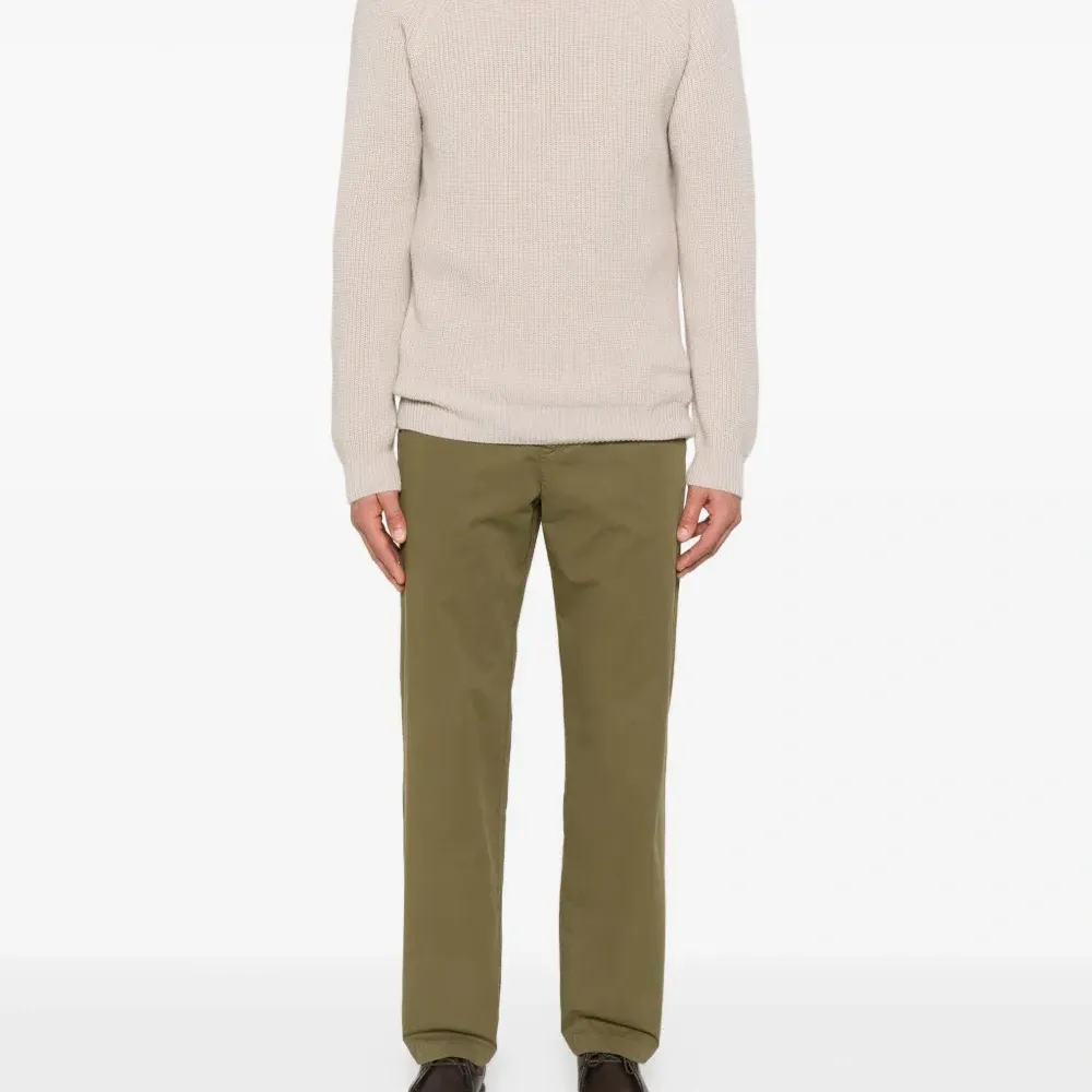 Брюки с карманами