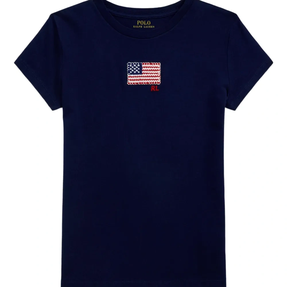 Футболка с вышивкой