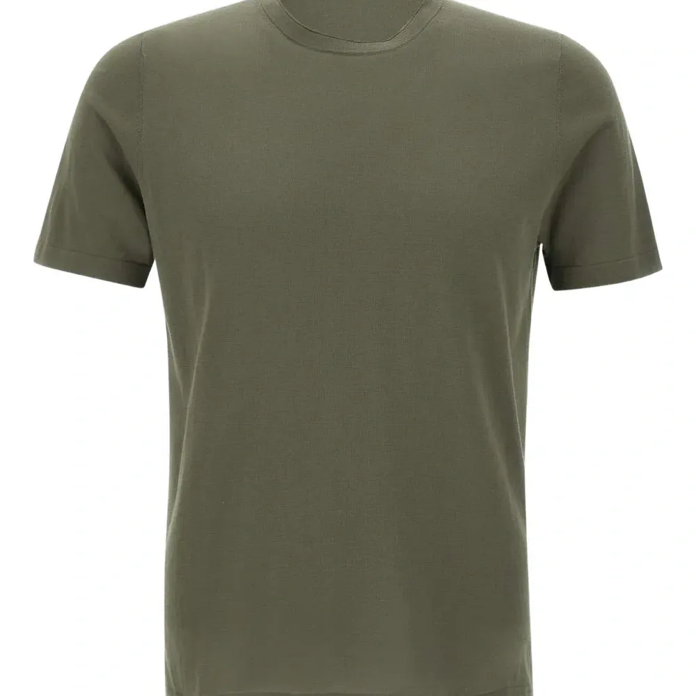 Футболка с круглым вырезом