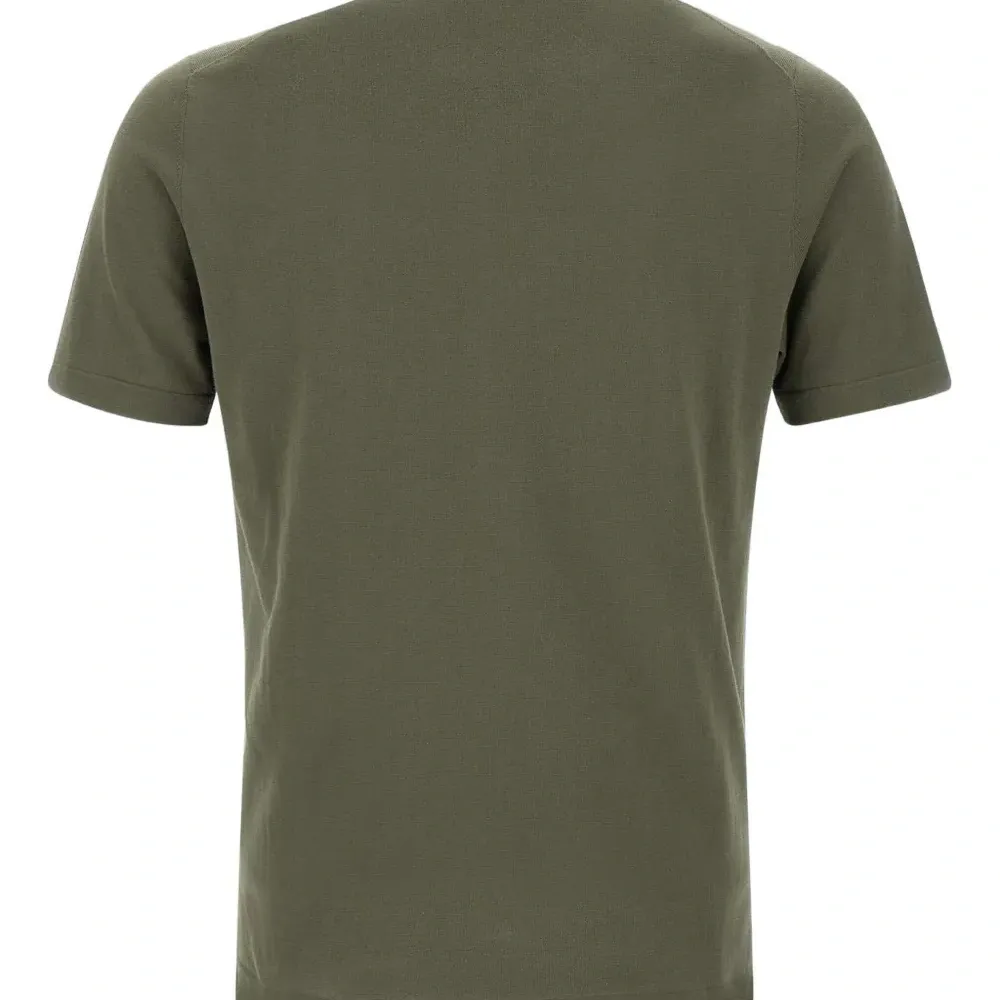 Футболка с круглым вырезом