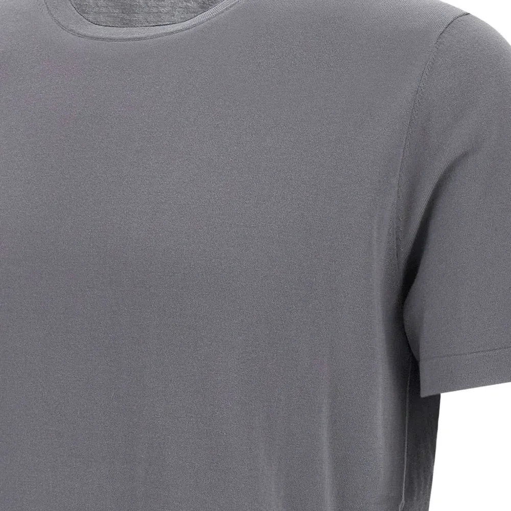 Футболка с круглым вырезом