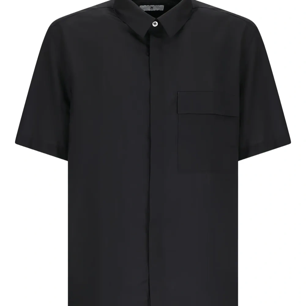рубашка с короткими рукавами и нагрудным карманом