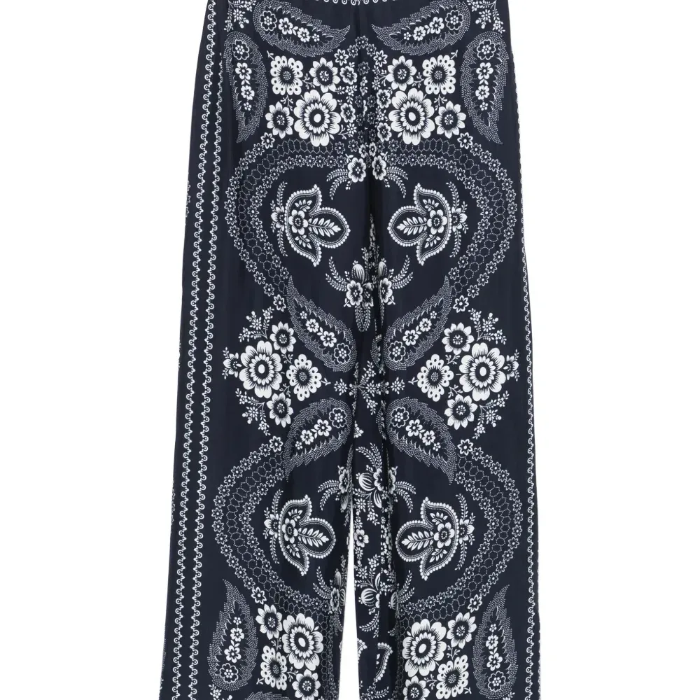 широкие брюки с принтом