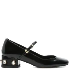 Декорированные туфли