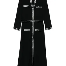 Платье из трикотажа с плиссировкой и застёжкой на пуговицы спереди