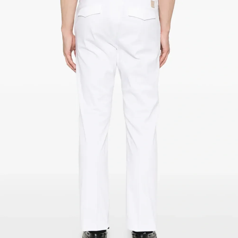 брюки с застежкой на пуговицах