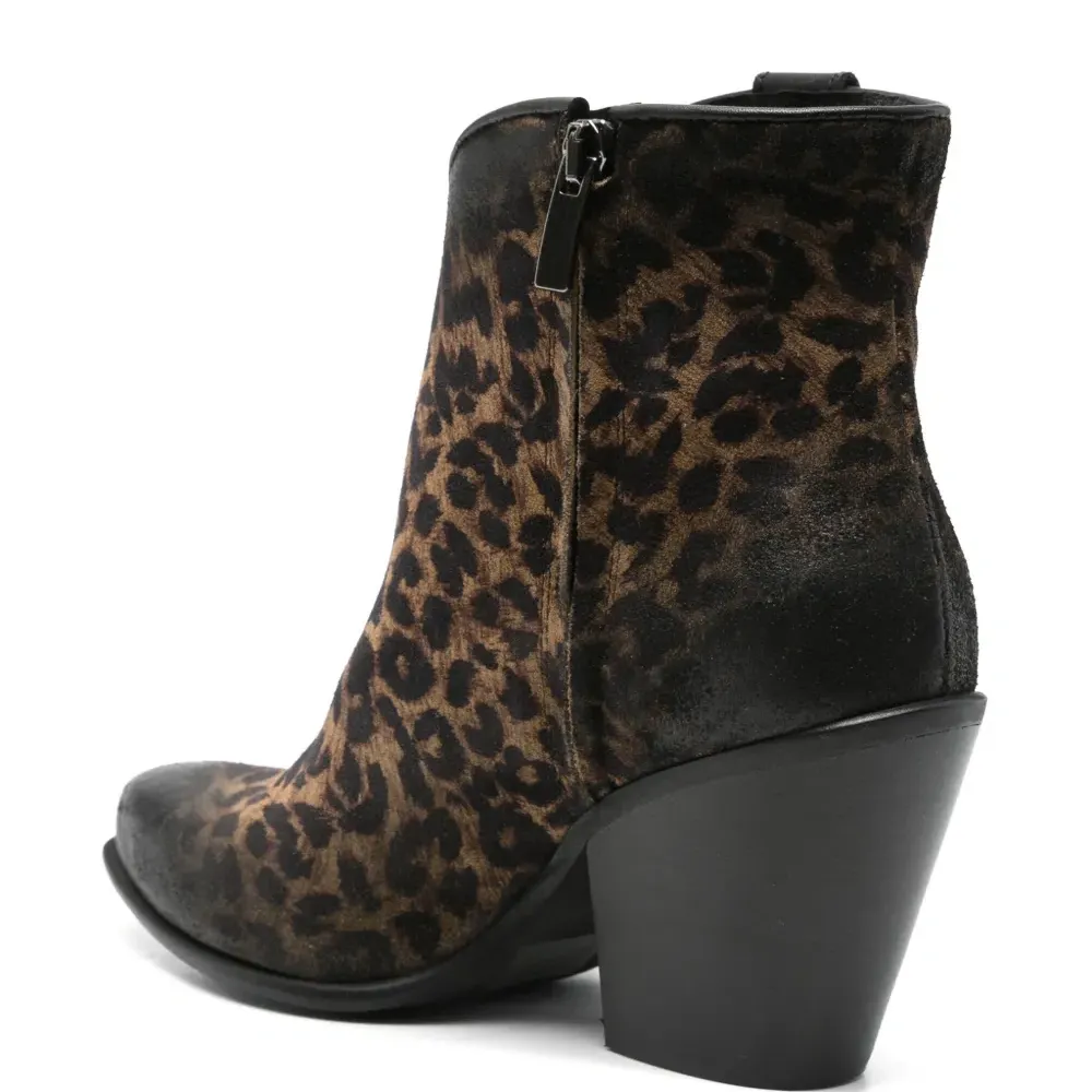 Ботильоны с леопардовым принтом Ботильоны с леопардовым принтом