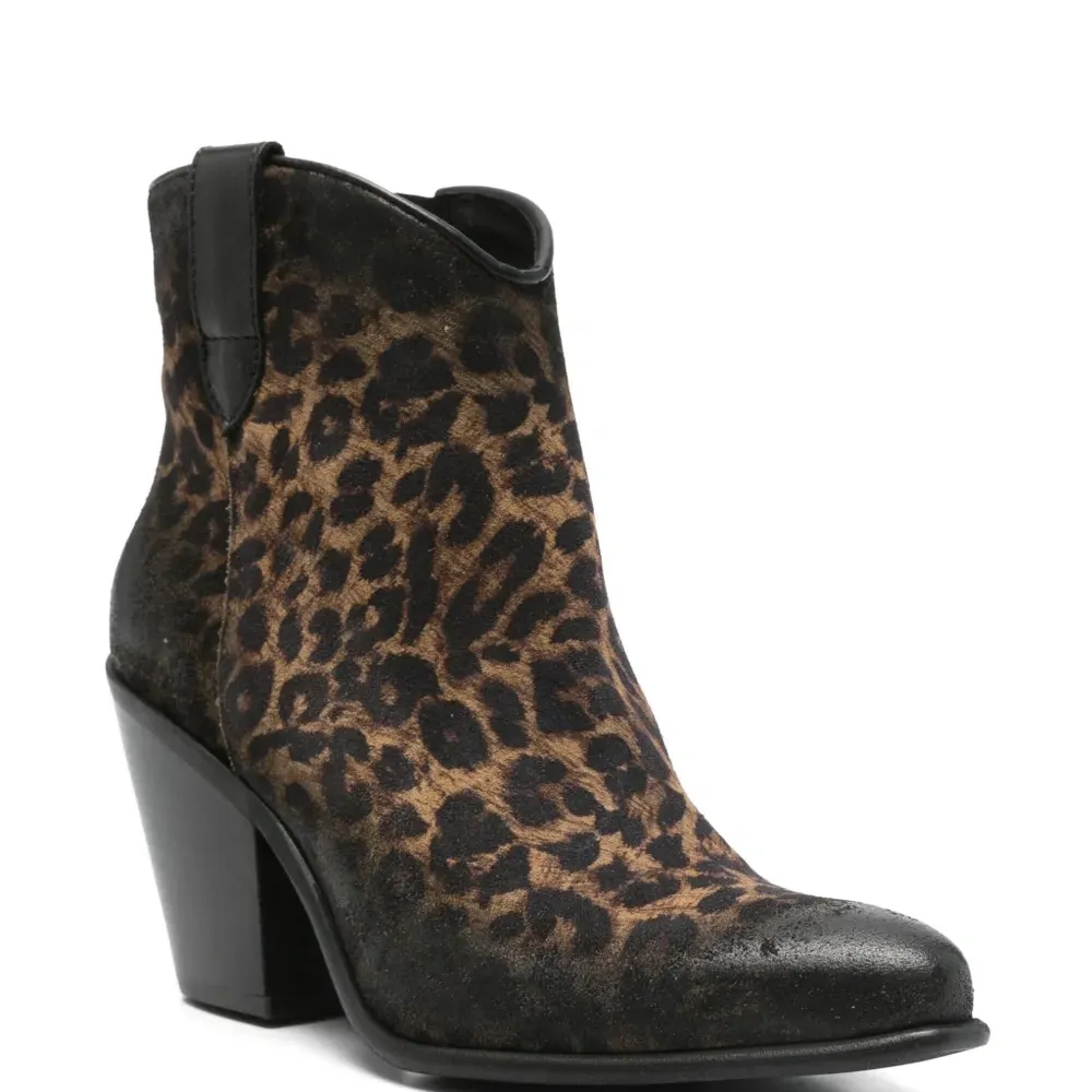 Ботильоны с леопардовым принтом Ботильоны с леопардовым принтом