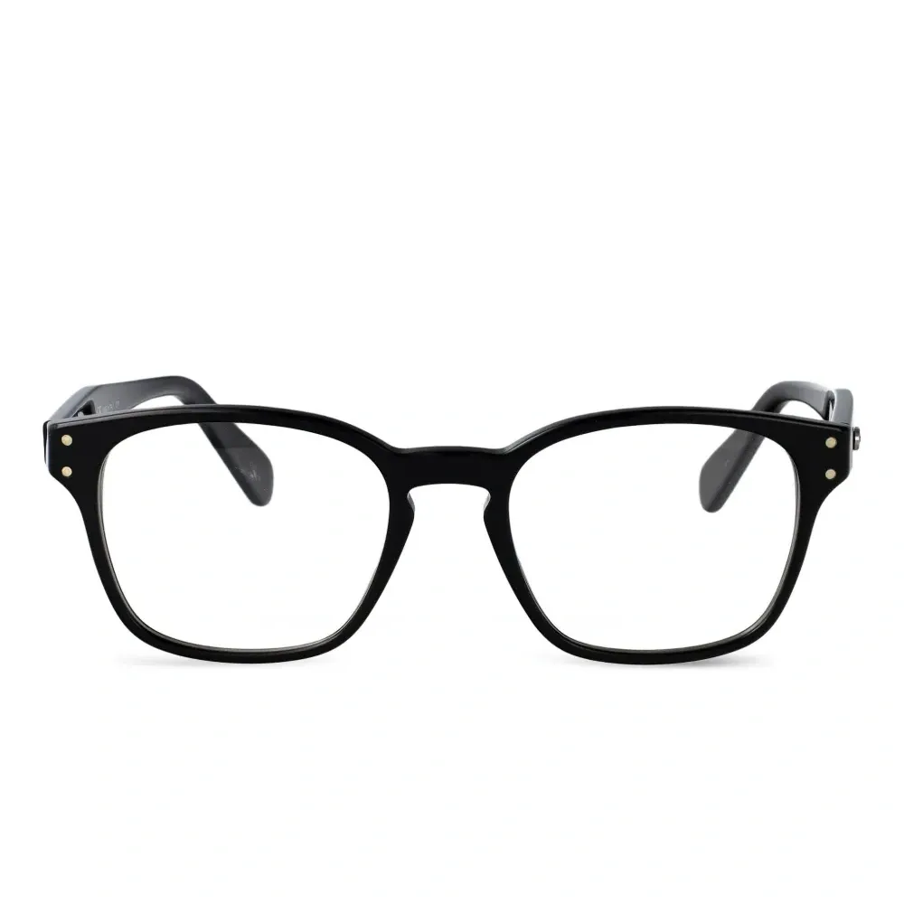 Очки в квадратной оправе