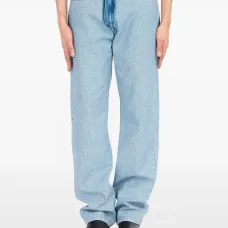 Прямые джинсы