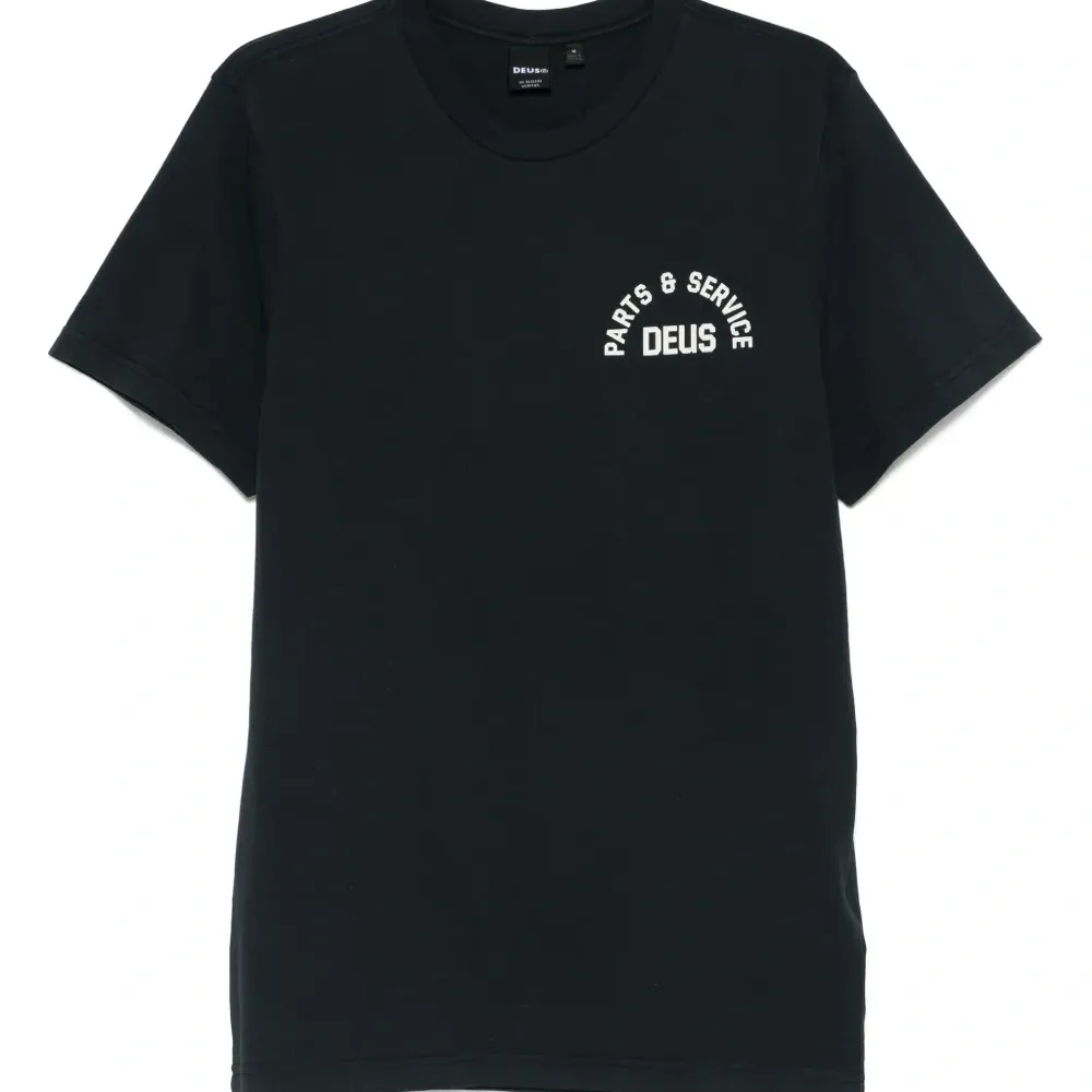 Футболка с логотипом