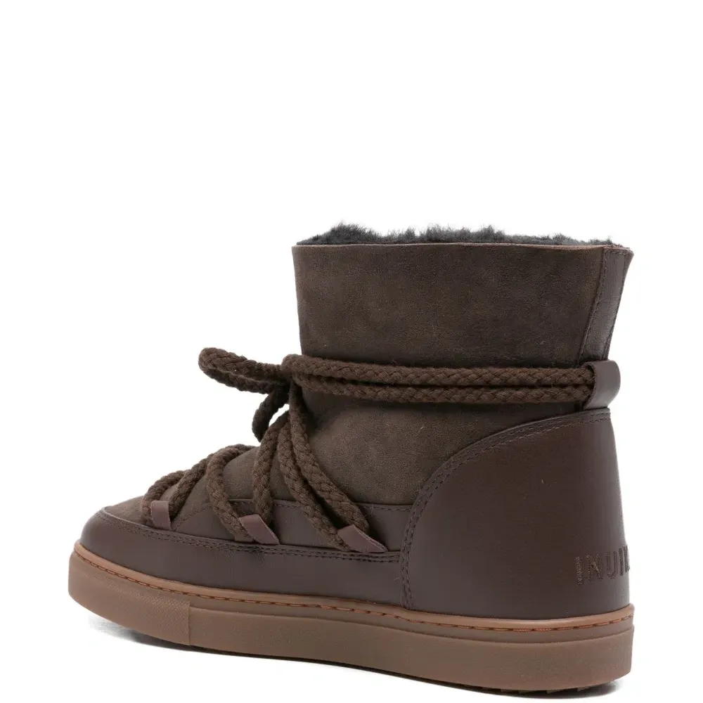 Ботинки на шнуровке Ботинки на шнуровке