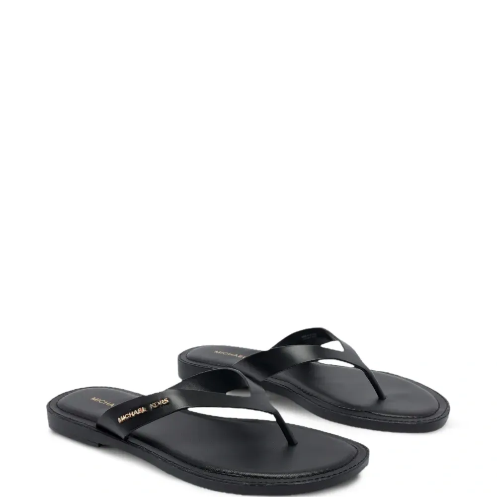 Сандалии на резиновой подошве Сандалии на резиновой подошве